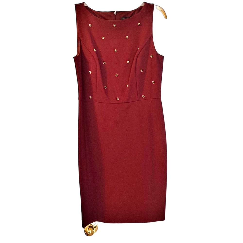 ANN TAYLOR  size 8 in burgundy. Great condition